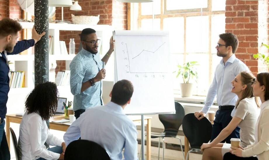 Jak podyplomowe studia MBA pomagają w rozwoju kompetencji negocjacyjnych?