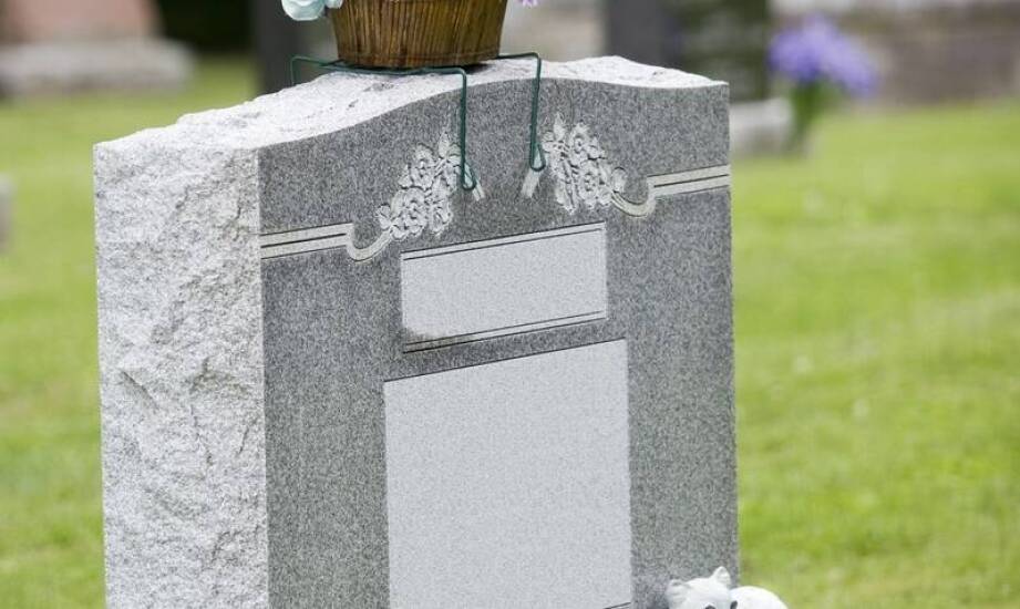 Jak dopasować wzór dziecięcego pomnika do rodzinnych tradycji?