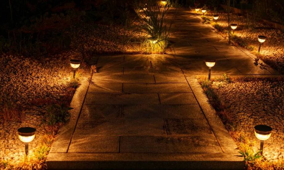 Jakie innowacyjne wzory solarnych lamp mogą wpłynąć na wygląd przestrzeni?