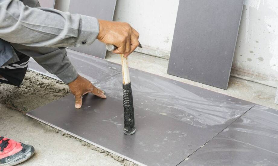 Układanie glazury na zewnątrz budynków – jakie stosujemy technologie?