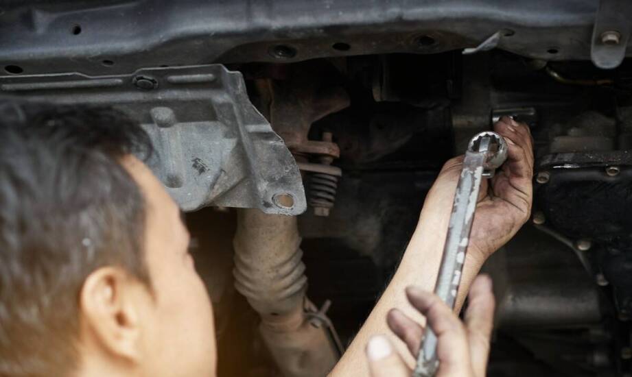 Znaczenie regularnych przeglądów układów wydechowych w kontekście naprawy auta
