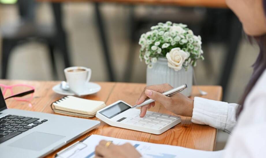 Jak uniknąć wysokich opłat za wcześniejsze zakończenie umowy ubezpieczeniowej?