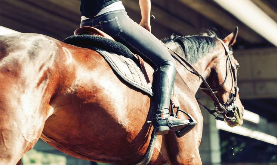 Jakie są zalety wodoodpornych spodni na crossa wykonanych z materiałów?