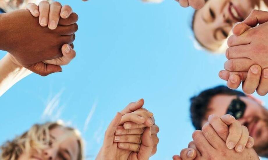 Od jakiego wieku można wziąć udział w kursie AFF spadochronowym?