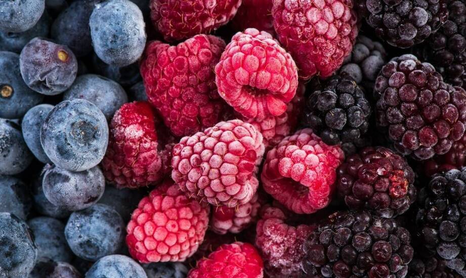 Jakie zdrowotne korzyści przynoszą świeże leśne owoce?