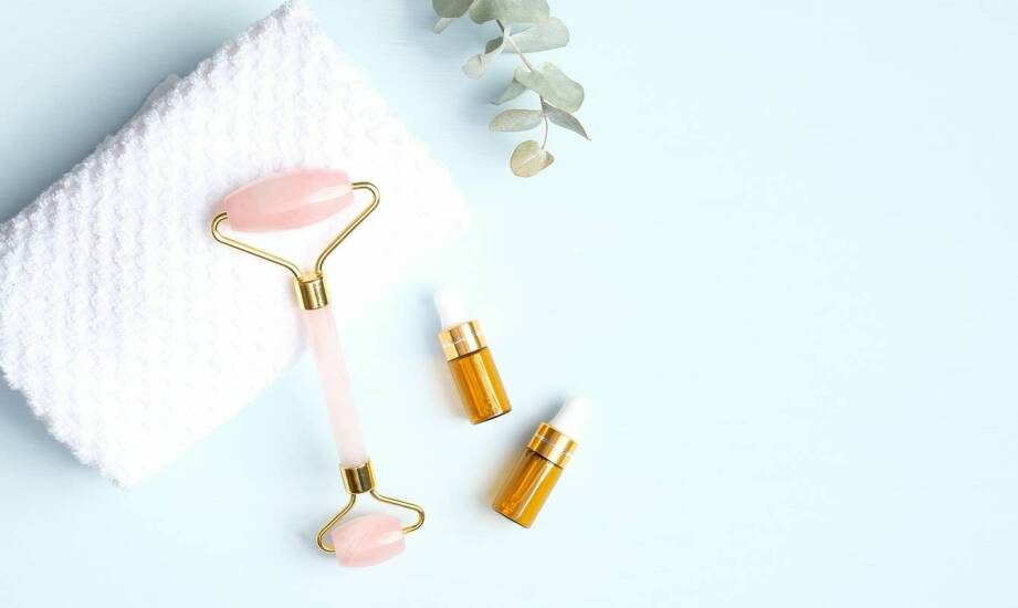 Masażery do pielęgnacji okolic oczu: jak wspomagają codzienną pielęgnację?