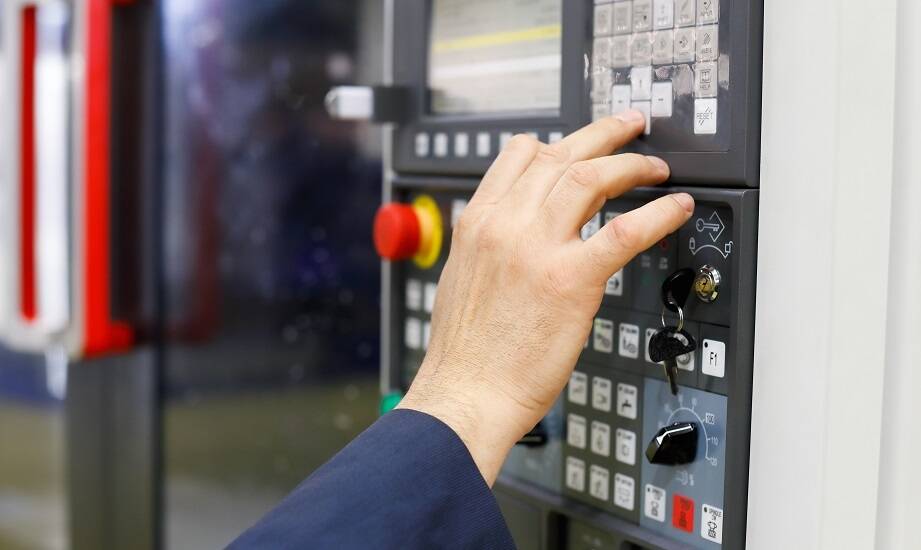 Jak systemy sterowania wspierają rozwój zrównoważony w przemyśle?