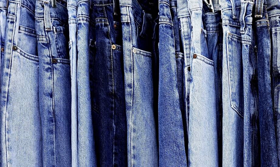 Dlaczego warto wybrać jeansy cross z wysokim stanem?