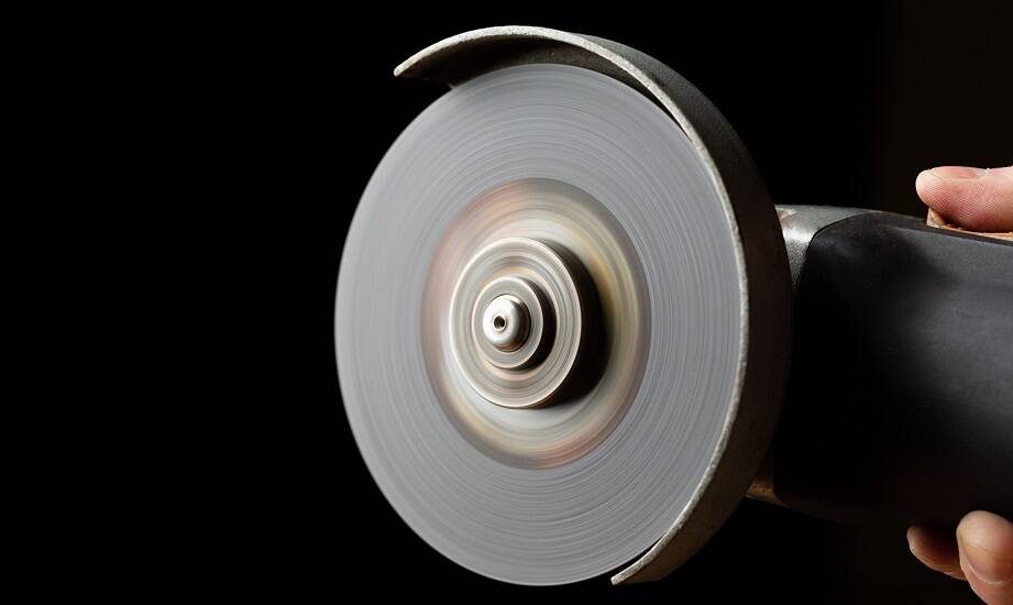 Jakie są zalety stosowania tarcz do cięcia w różnych branżach?