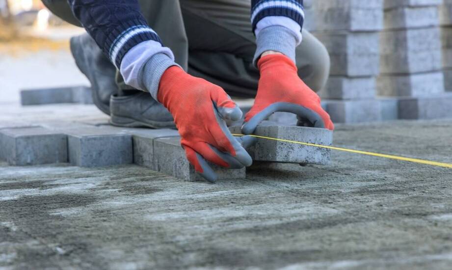 Wpływ zaawansowanych technologii na jakość prac brukarskich