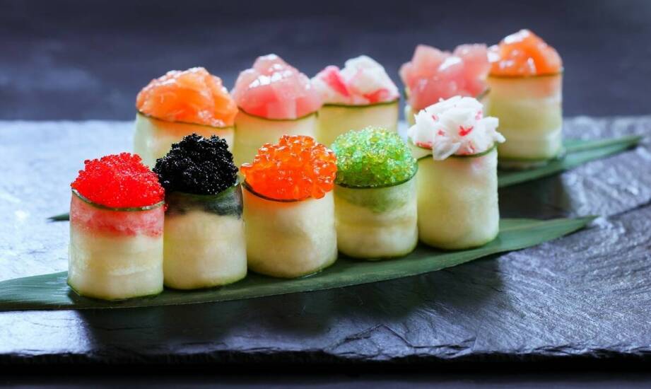 Przegląd najnowszych produktów do sushi w asortymencie w Tokyoto