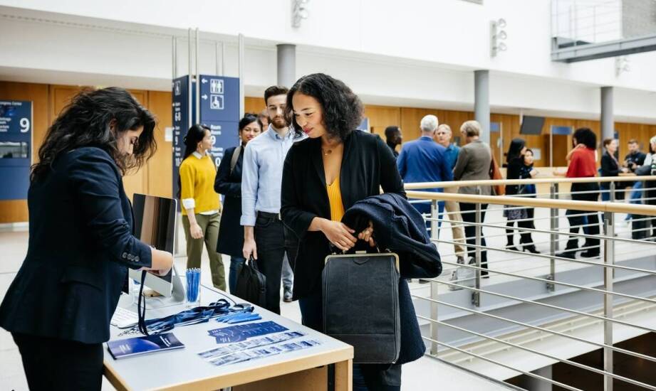 Reklamowe smycze jako upominek dla uczestników konferencji
