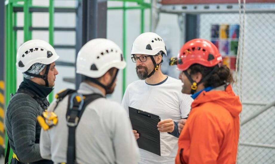 W jaki sposób koszowe nosze ułatwiają pracę zespołów ratunkowych?