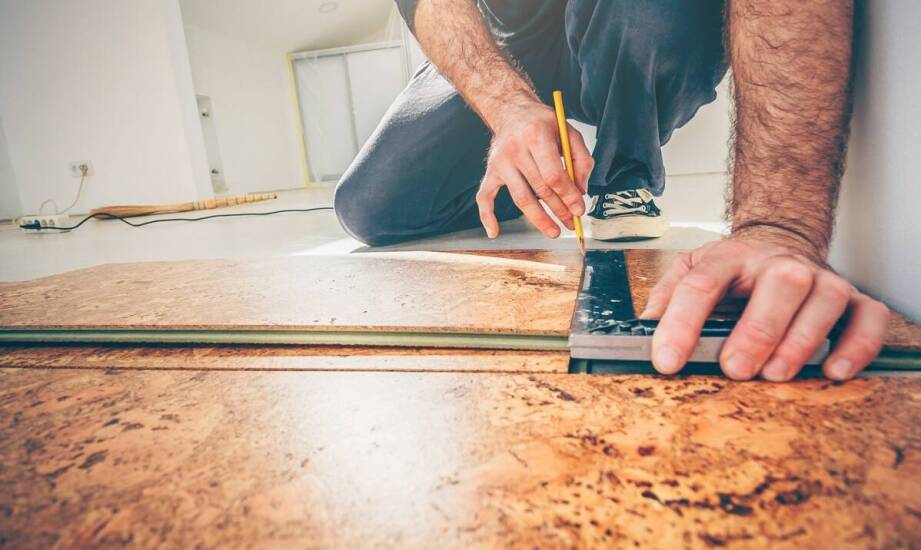 Montaż winylowych paneli – na co zwrócić uwagę przy wyborze usługi?