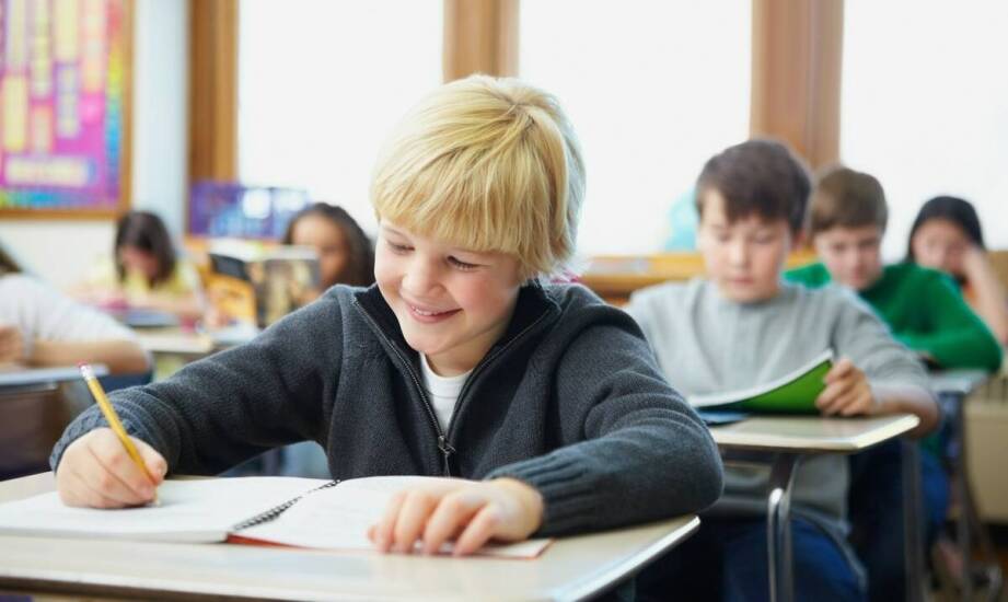 Jakie innowacyjne metody stosuje się w questach angielskich do nauczania gramatyki?