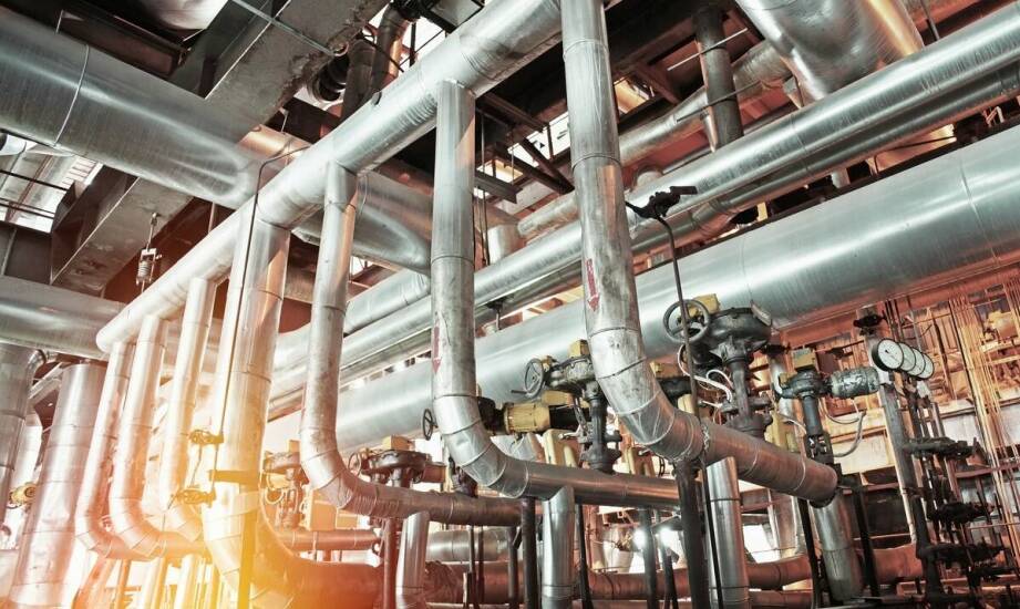 Wpływ gumowych kolanek na wydajność przepływu mediów w rurociągach