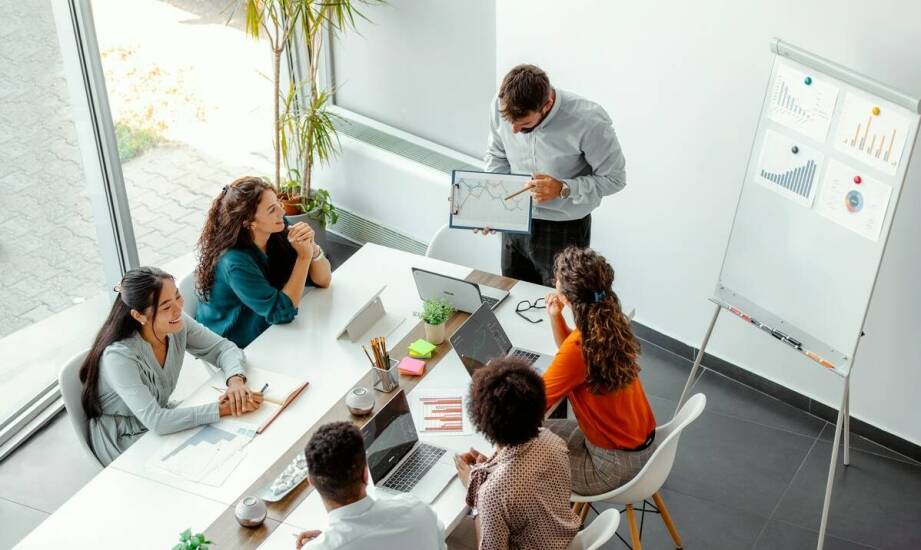 Jakie biznesowe cele można osiągnąć dzięki językowym kursom dla pracowników?