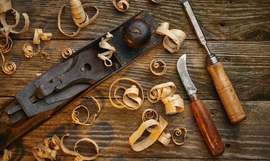 Drewniane meble na zamówienie – oferta dla wymagających z zakładu stolarskiego