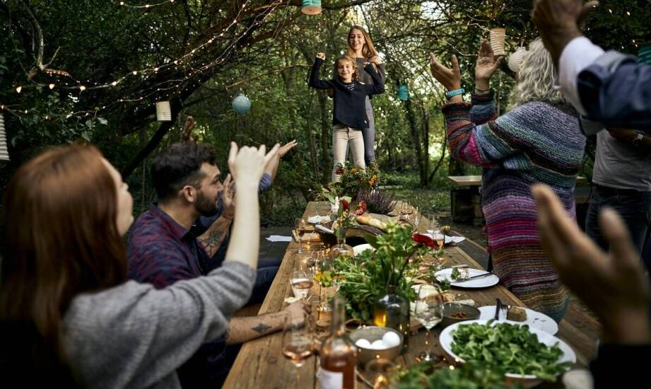 Dlaczego magia jest idealnym dodatkiem do plenerowych imprez?