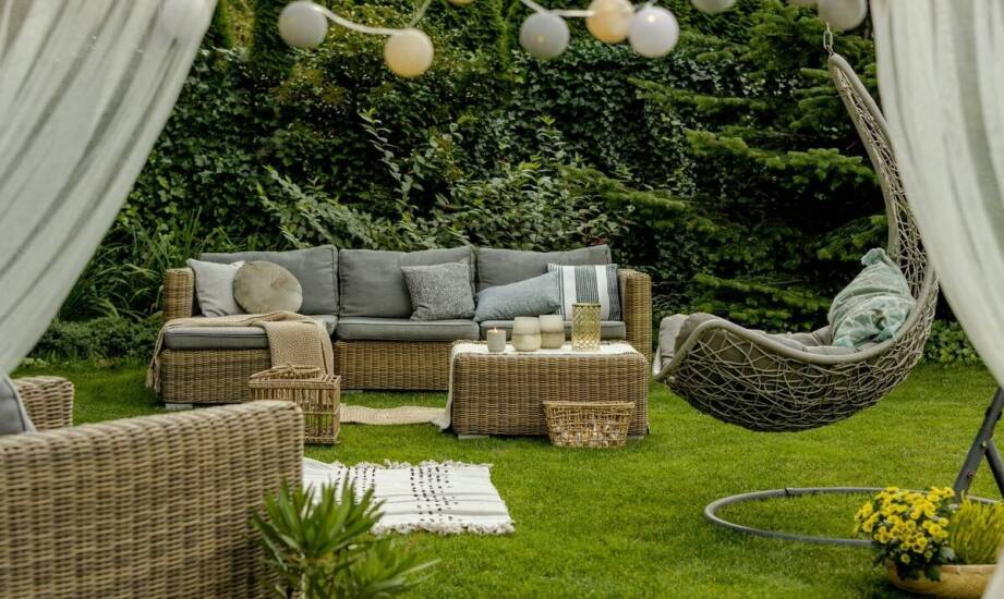 Papierowe talerze – idealne rozwiązanie na rodzinne przyjęcia w ogrodzie