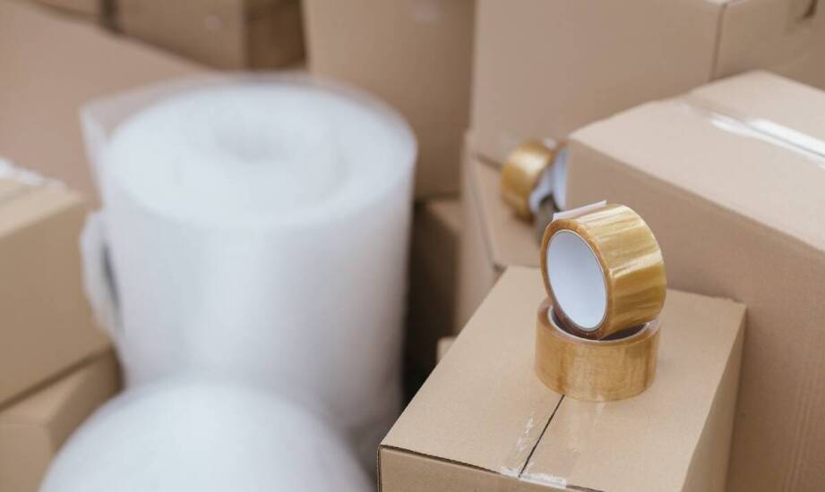 Zastosowanie foliopaków do ochrony delikatnych przedmiotów podczas transportu