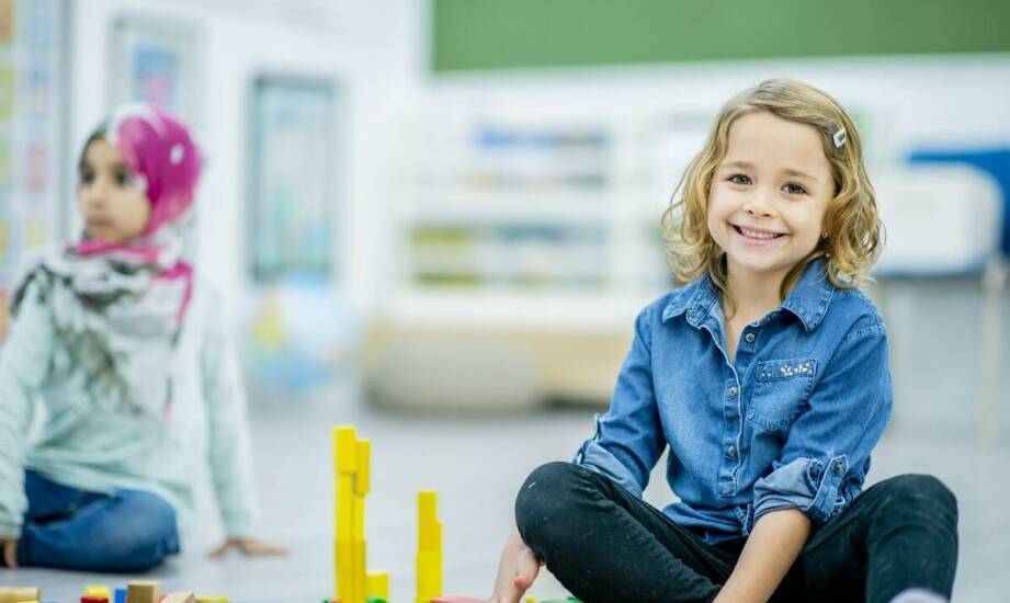 Wpływ edukacji na rozwój umiejętności społecznych dzieci przez zabawę