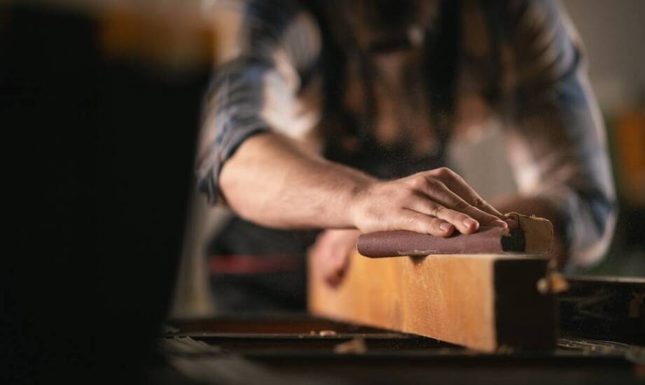 Usługi stolarskie – jakie możliwości oferują meble na zamówienie?