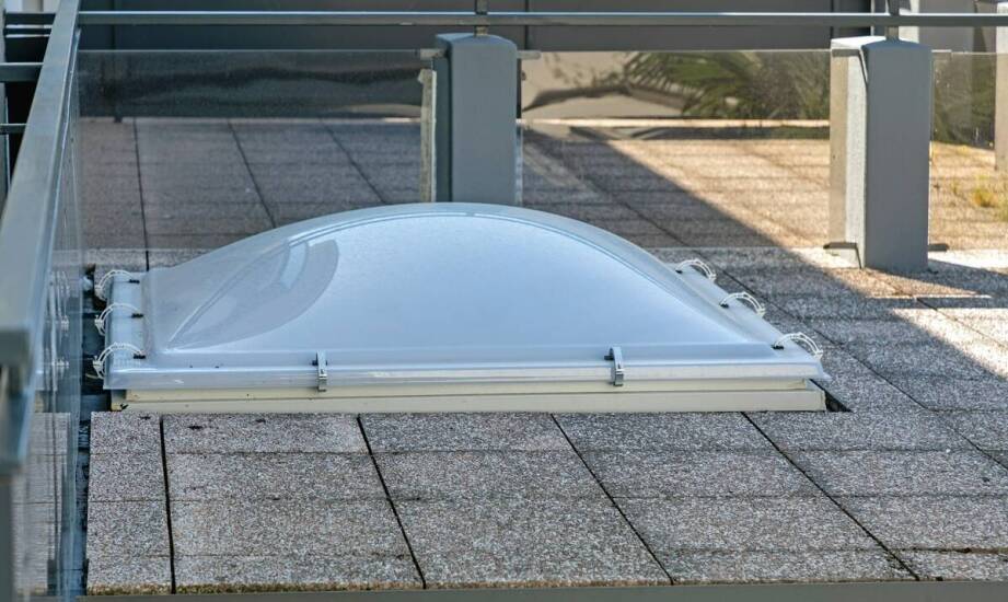 Wpływ uszczelek na termiczną i akustyczną izolację świetlików dachowych