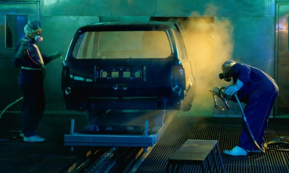 Proces piaskowania i szkłowania felg przed lakierowaniem – co warto wiedzieć?