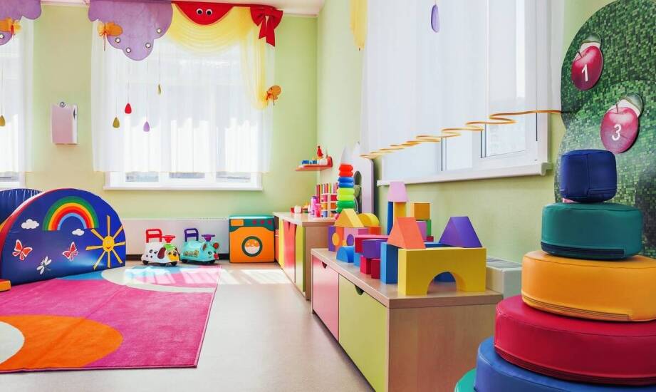 Wykorzystanie przestrzeni na ścianach w projekcie dziecięcego pokoju