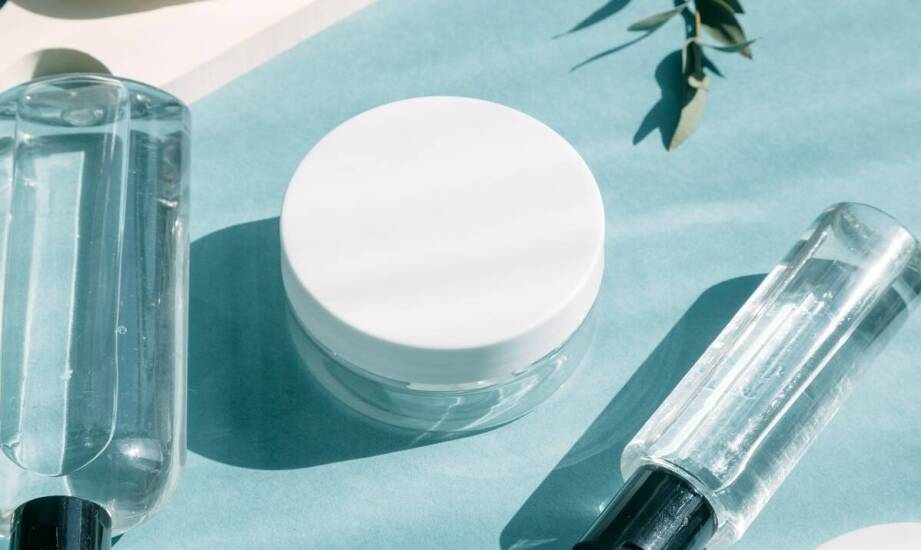 Jakie są koszty związane z pielęgnacją twardych kontaktowych soczewek?