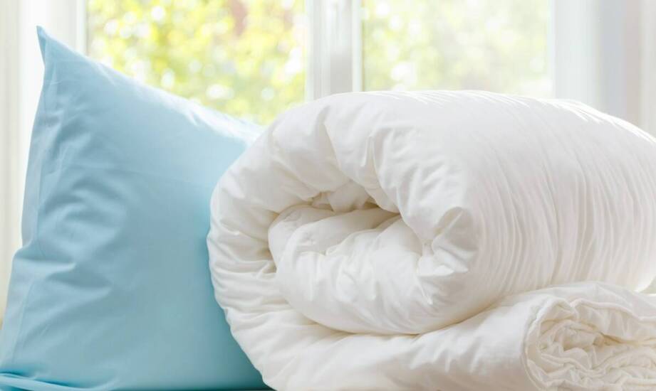 Porównanie piżam z długim i krótkim rękawem – co wybrać na lato?