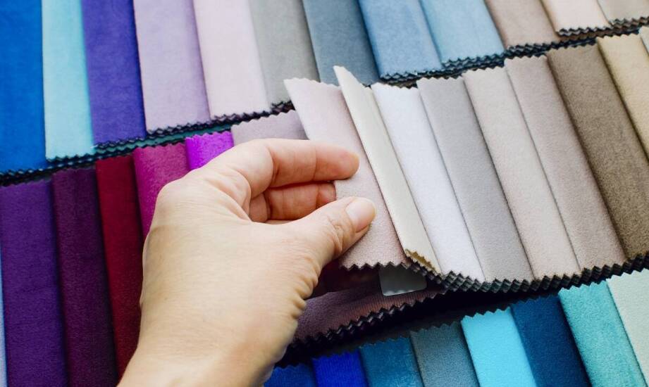 Jakie są najczęstsze błędy przy wyborze materiałów do garniturów?