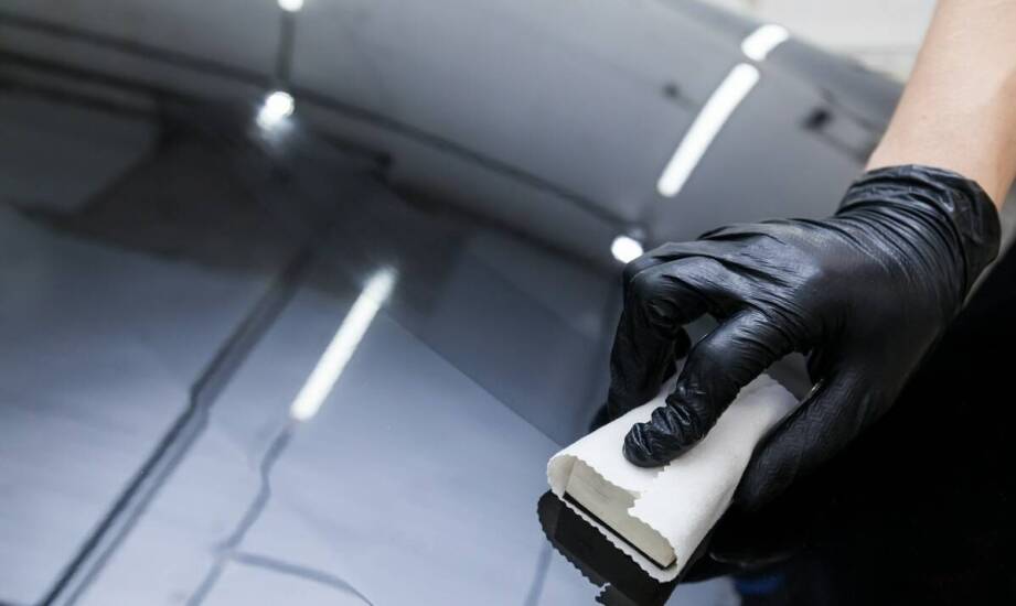 Co warto wiedzieć o procedurze uzupełniania uszkodzeń za pomocą żywicy?