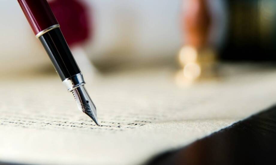 Jakie są różnice między różnymi rodzajami umów sporządzanych u notariusza?