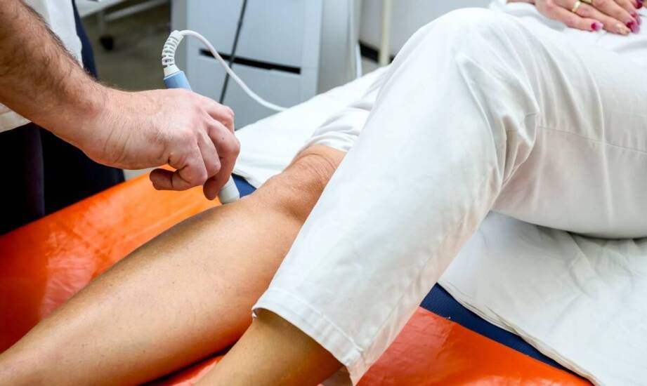 Czy fala uderzeniowa Z Wave PRO jest skuteczna w walce z ostrogą piętową?