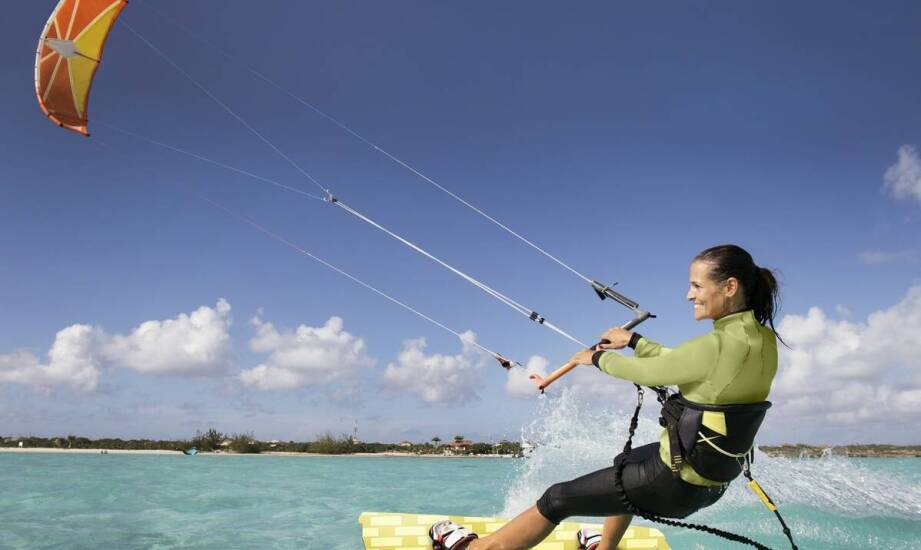 Kitesurfing na Cyprze – odkryj najlepsze miejsca do nauki i doskonalenia swoich umiejętności