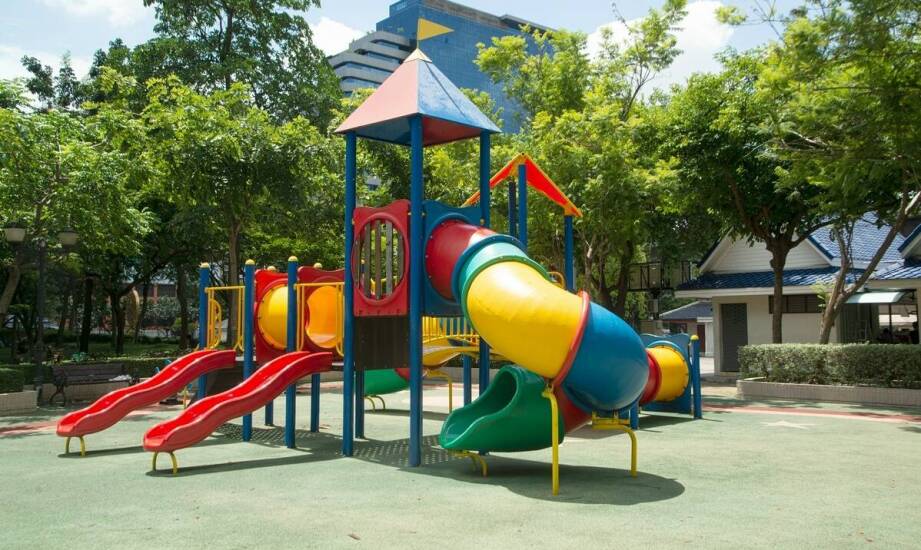 Jak spacerowy wózek inwalidzki dla dziecka wspiera codzienną mobilność?