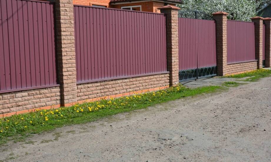 Korzyści z zastosowania impregnatów do ochrony drewnianych płotków