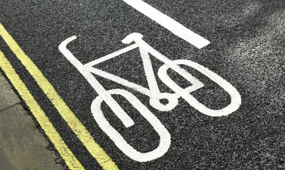 Jak znak B22 jest wykorzystywany w systemach transportowych nowoczesnych?