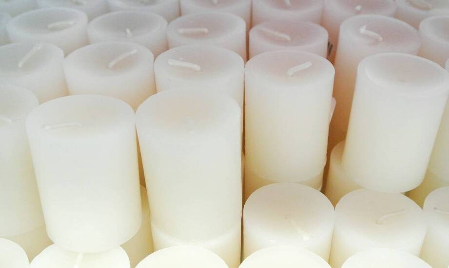 Szafirowe świece – unikalny dodatek do hurtowej oferty