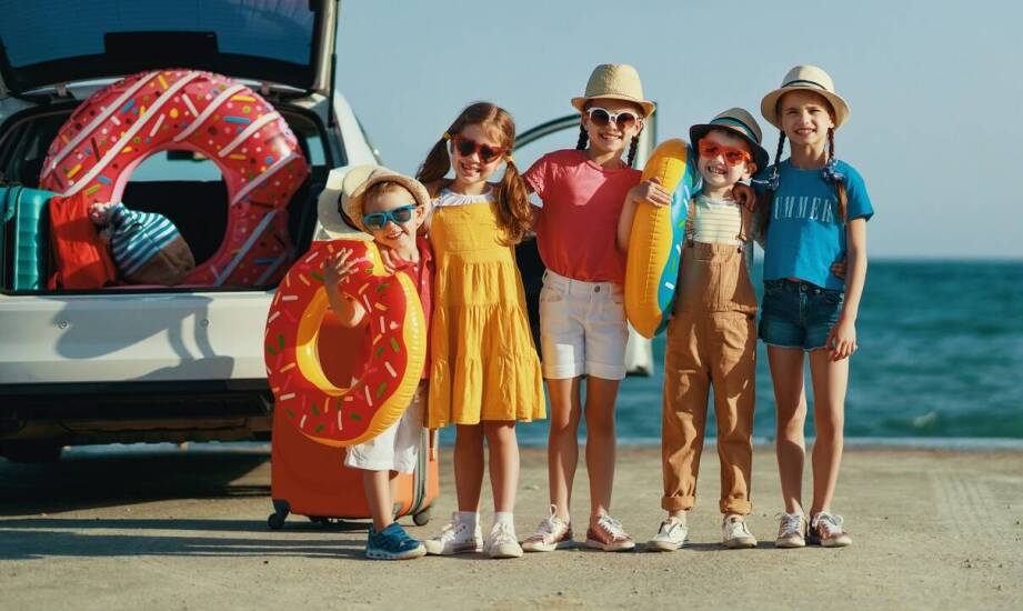 Jak dziecięce klapki kąpielowe wpływają na komfort podczas zabawy w wodzie?