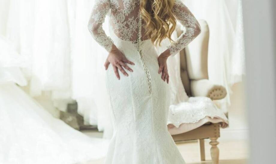 Dlaczego warto zainwestować w sukienki na wesele z 122 polskich marek?