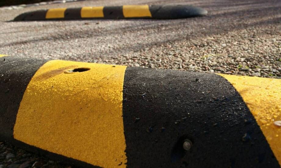 Jakie trendy dominują w projektowaniu betonowych separatorów drogowych?