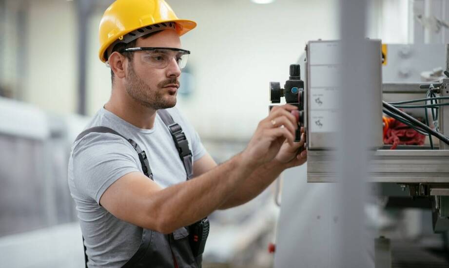 Jak rzeczywistość AR pomaga w redukcji operacyjnych kosztów?