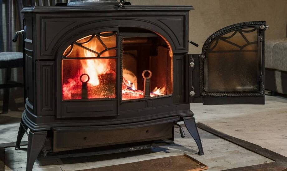 Jakie są zalety stosowania żeliwnych rusztów do pieca kaflowego o wymiarze 32 cm?