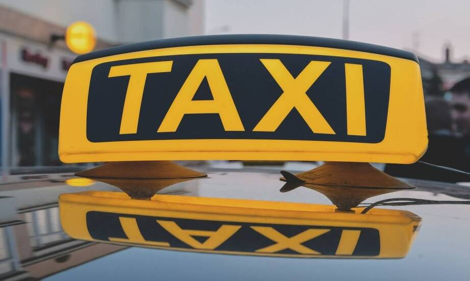 Dlaczego warto korzystać z usługi taxi na zakupy przez telefon podczas choroby?