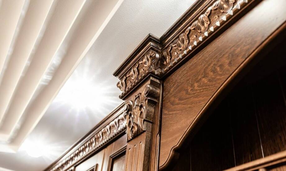 Dlaczego warto wybrać drzwi z kolekcji z wzorami regionalnymi?