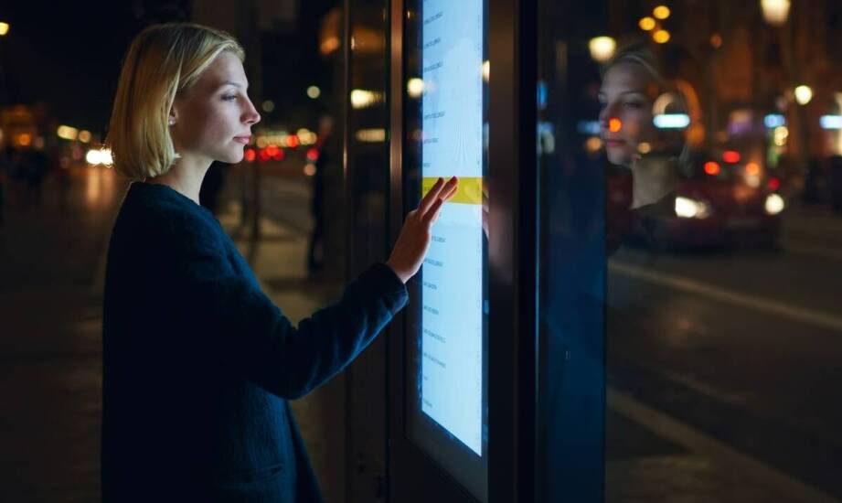Dynamiczne treści na ekranach LED - elastyczność i aktualizacja w czasie rzeczywistym
