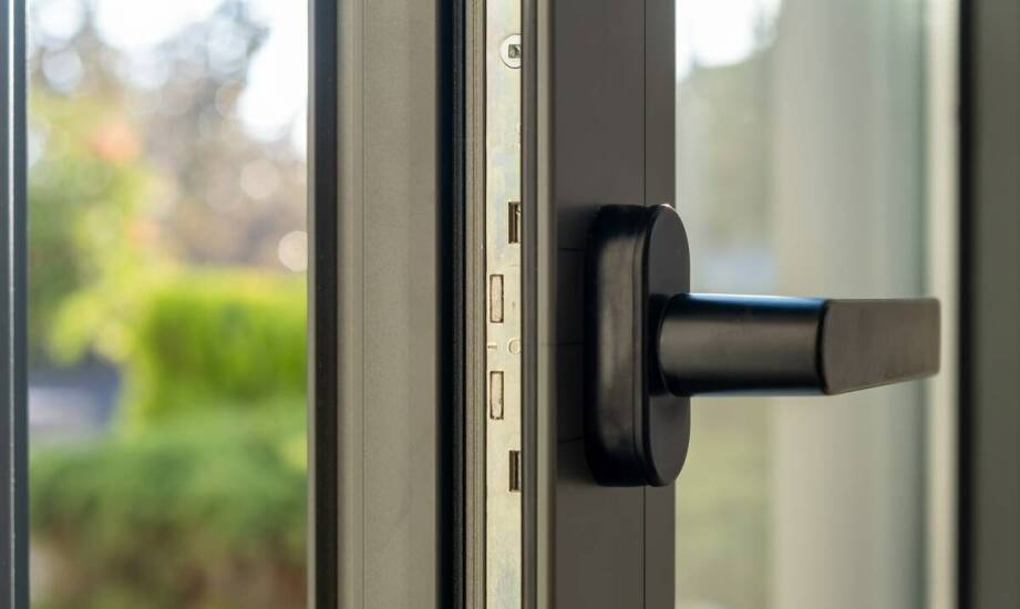 Wpływ termicznej izolacji drzwi na cieplny komfort mieszkania